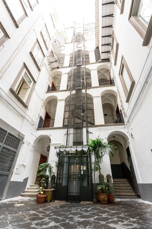 Arka Apartments Nápoly Kültér fotó